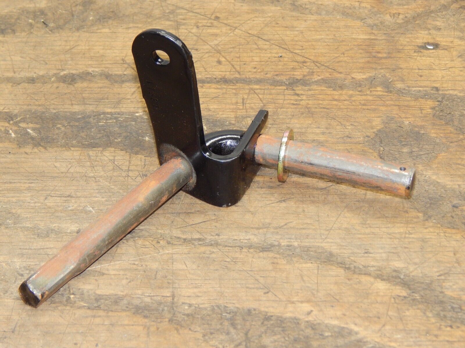 Genuine OEM Right Front Axle Assembly MTD 683-04016-0637 For Troy-Bilt, Yard Machines, Huskee Tractors