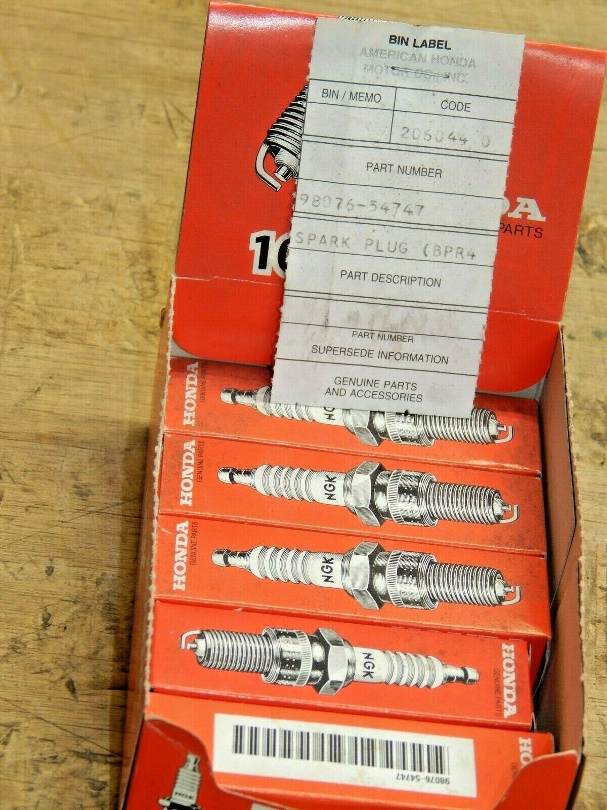 Genuine OEM Honda OEM Spark Plug 9807654747 (5/34.99) Adams Small