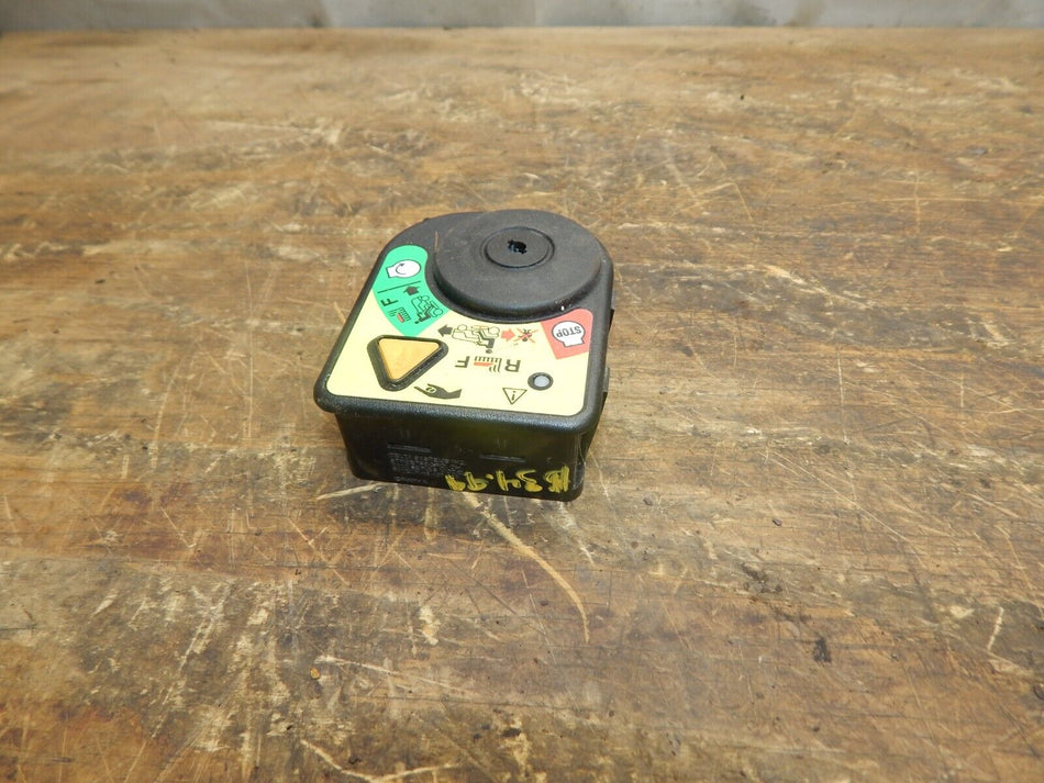 Cub Cadet 3000 Series Key switch 925-061196