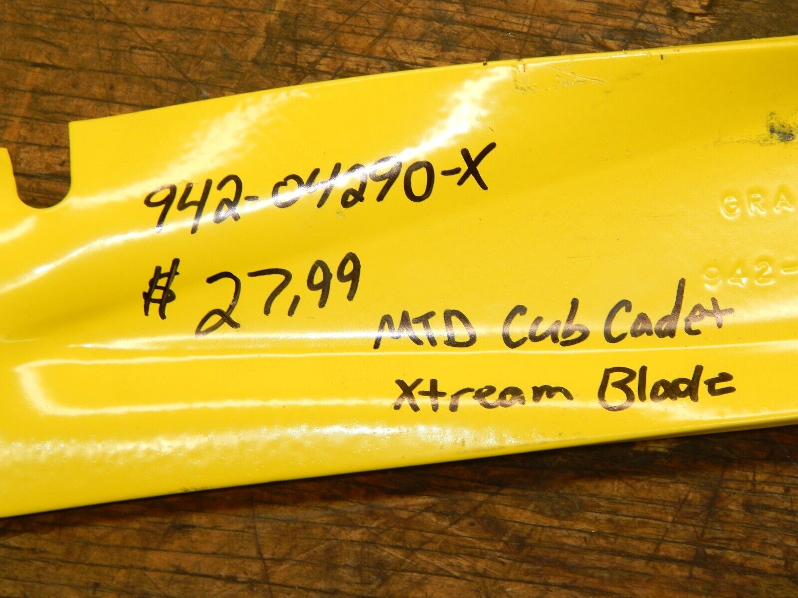 2 Toothed Blades For Cub Cadet – Replaces 42-04290, 942-04290, 942-04244, 942-04244A