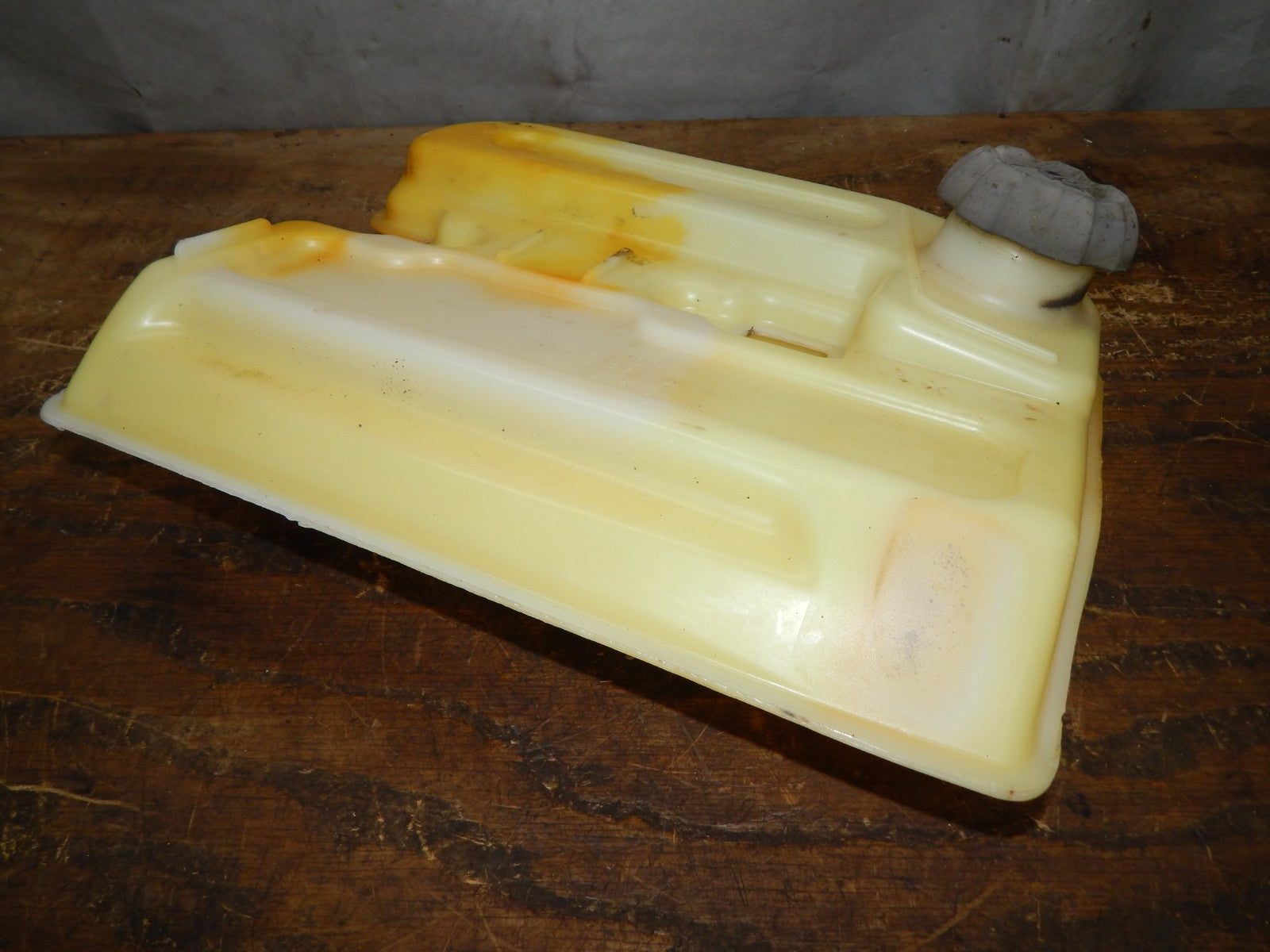 ‪ꪔ̤̮i‪ꪔ̤̮i　0527 SEARS CRAFTSMAN HUSQVARNA POULAN MOWER FUEL TANK #179022