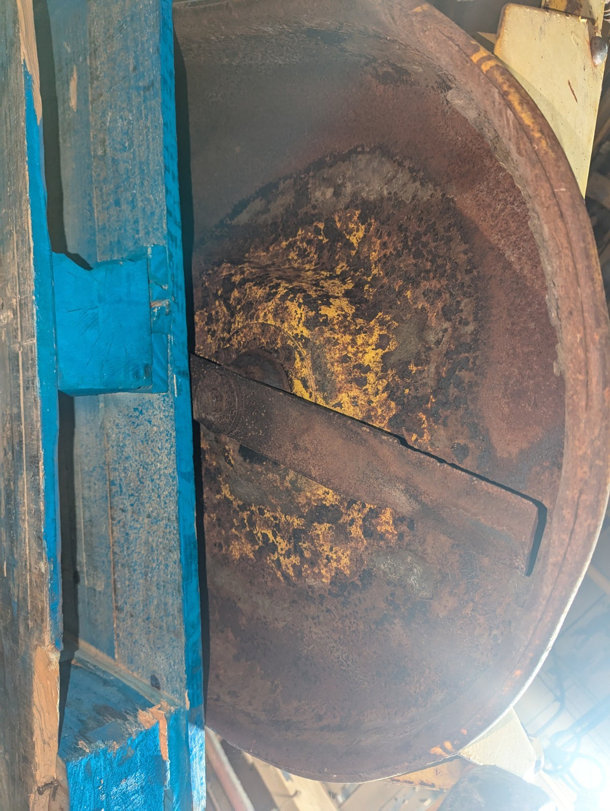 47652298