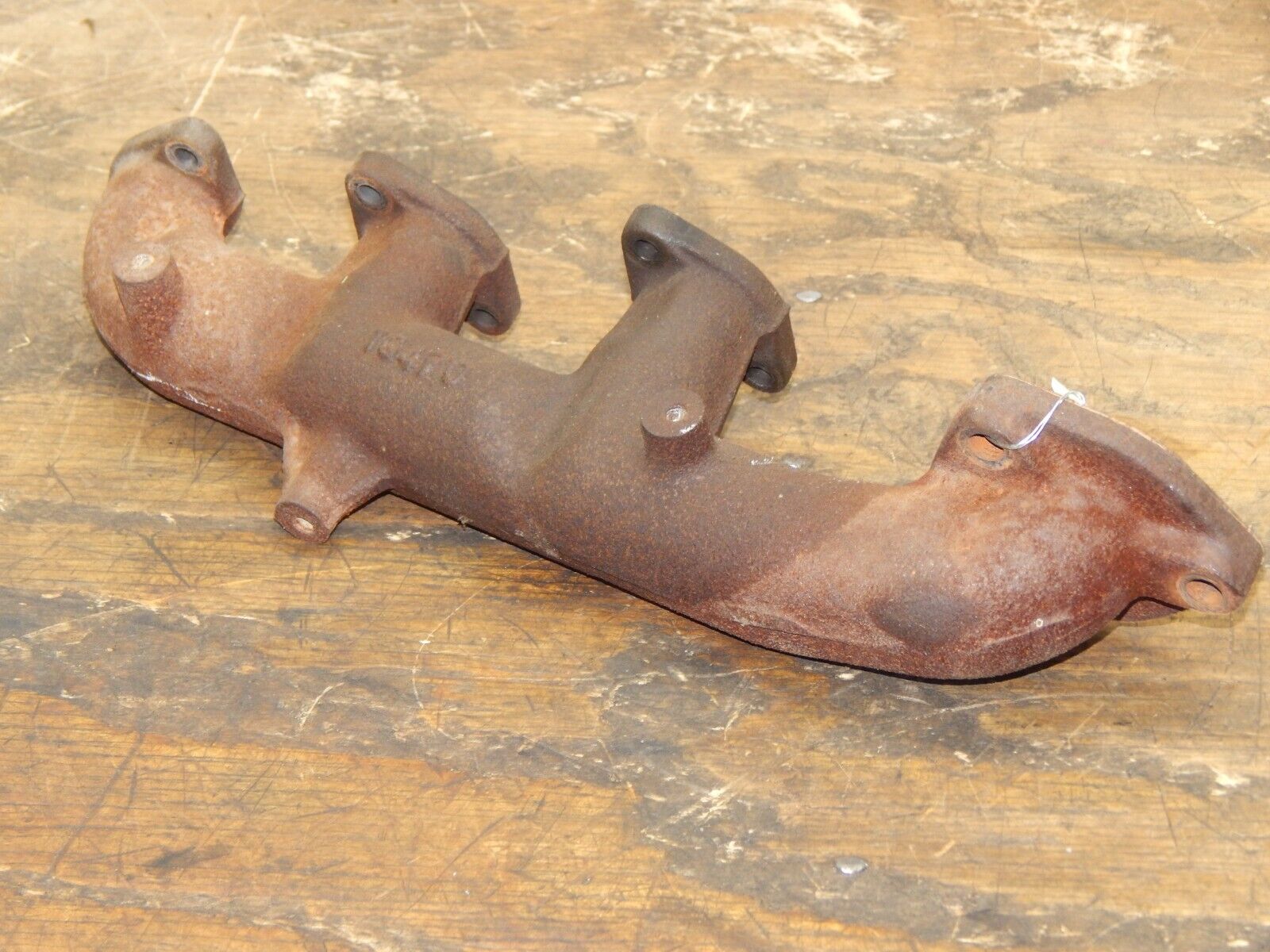 D902 Exhaust Manifold 1E121-12310 6687683 For Kubota Diesel Engine Parts