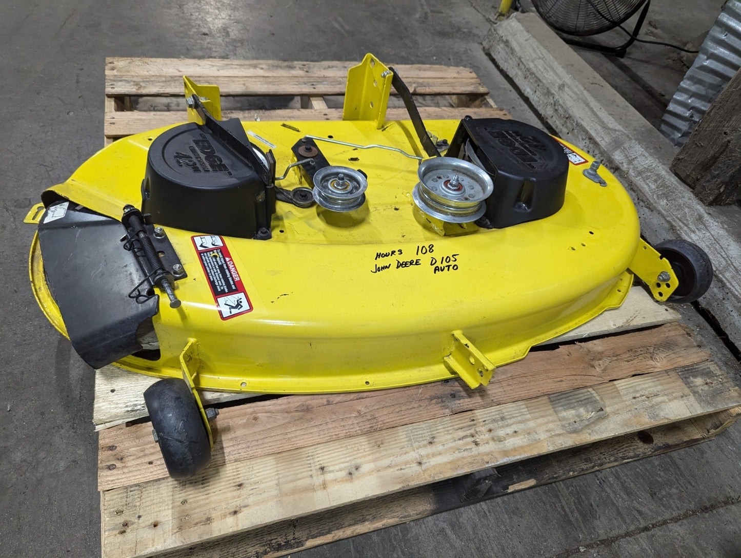 John Deere 42” MOWER DECK 125 135 LA100 LA105 LA115 LA125 D100 D110 D1