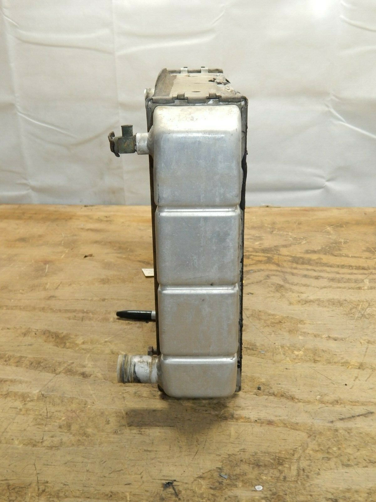 47653354
