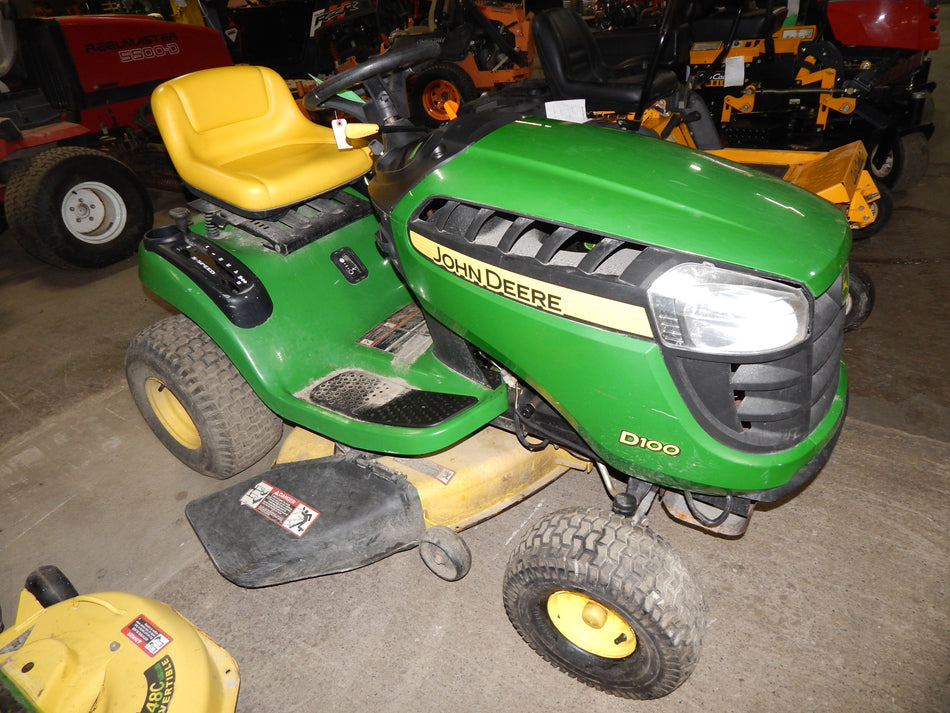 John Deere D100 (42") used riding mower