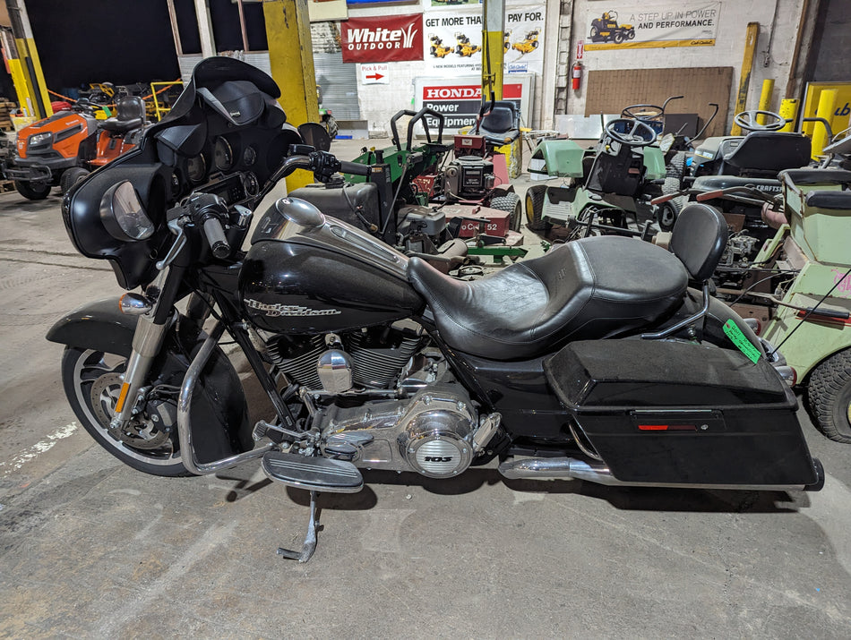 2011 Harley Davidson Street glide (103) (8877 miles) used equipment