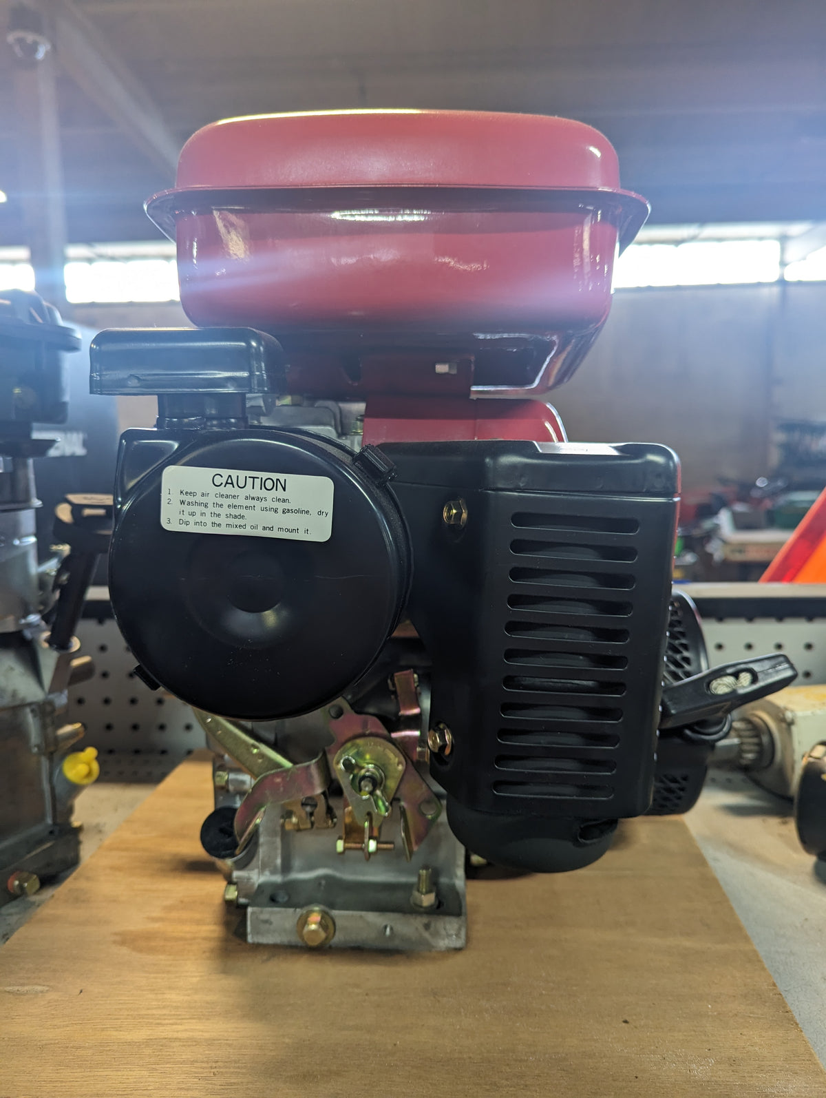 Wisconsin Engine Model X Wisconsin WE180 horizontal shaft engine (3/4