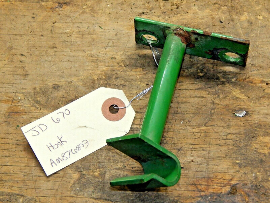 John Deere 670 Tractor-Hook AM876803