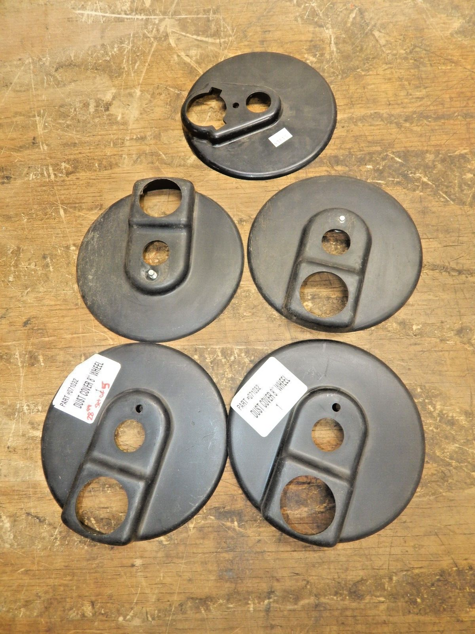 Genuine Briggs & Stratton Set of Five 8 inch Wheel Dust Cover 071032