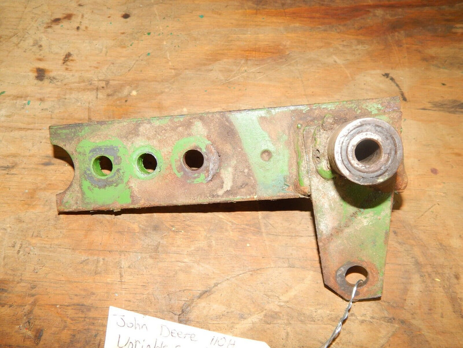 John Deere 110 Round Fender Variable Speed Arm AM30024