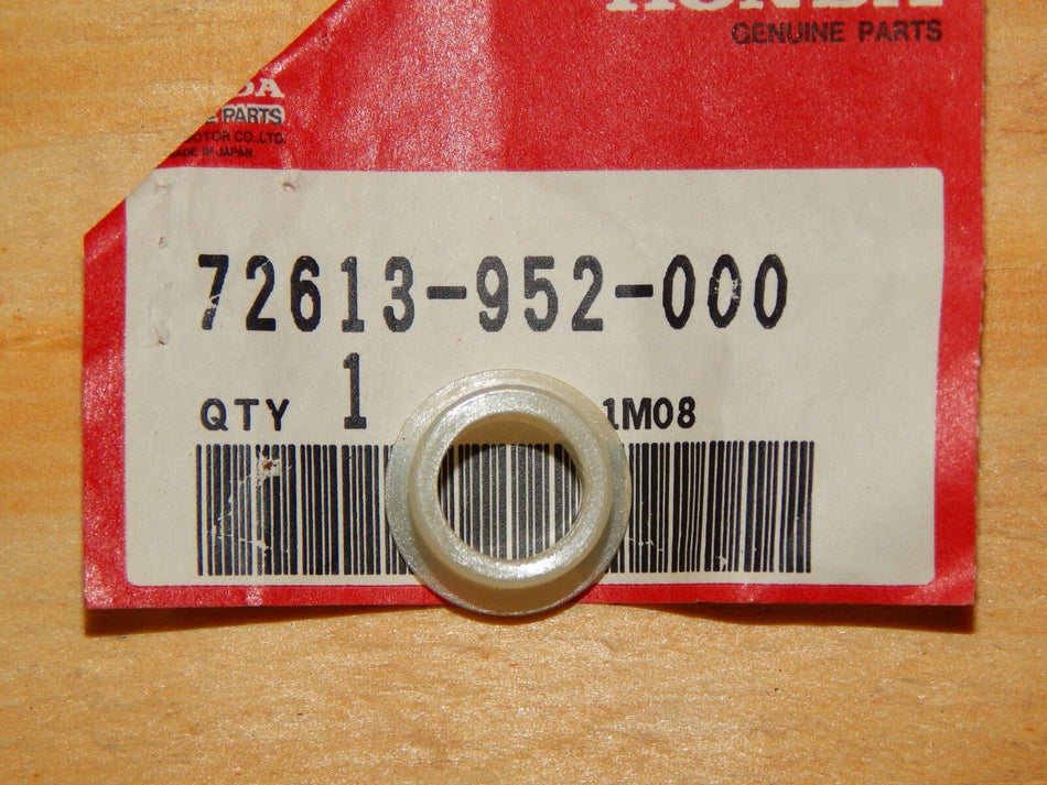 Honda OEM Blade Holder Bushing #72613-952-000 QTY.1 -NEW