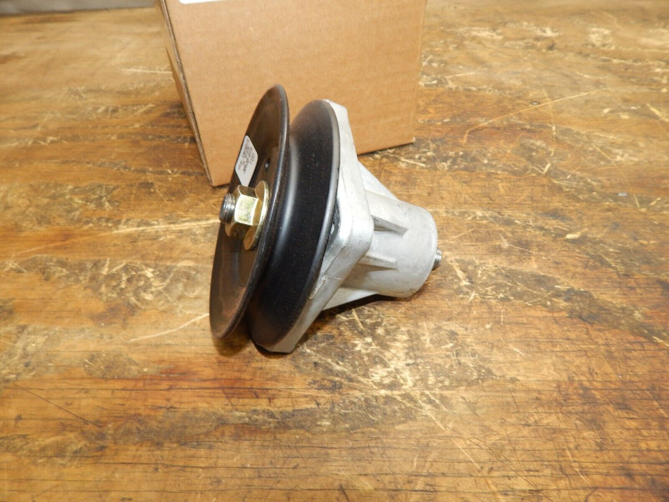 OEM MTD Spindle and Pulley Assembly 918-0240C