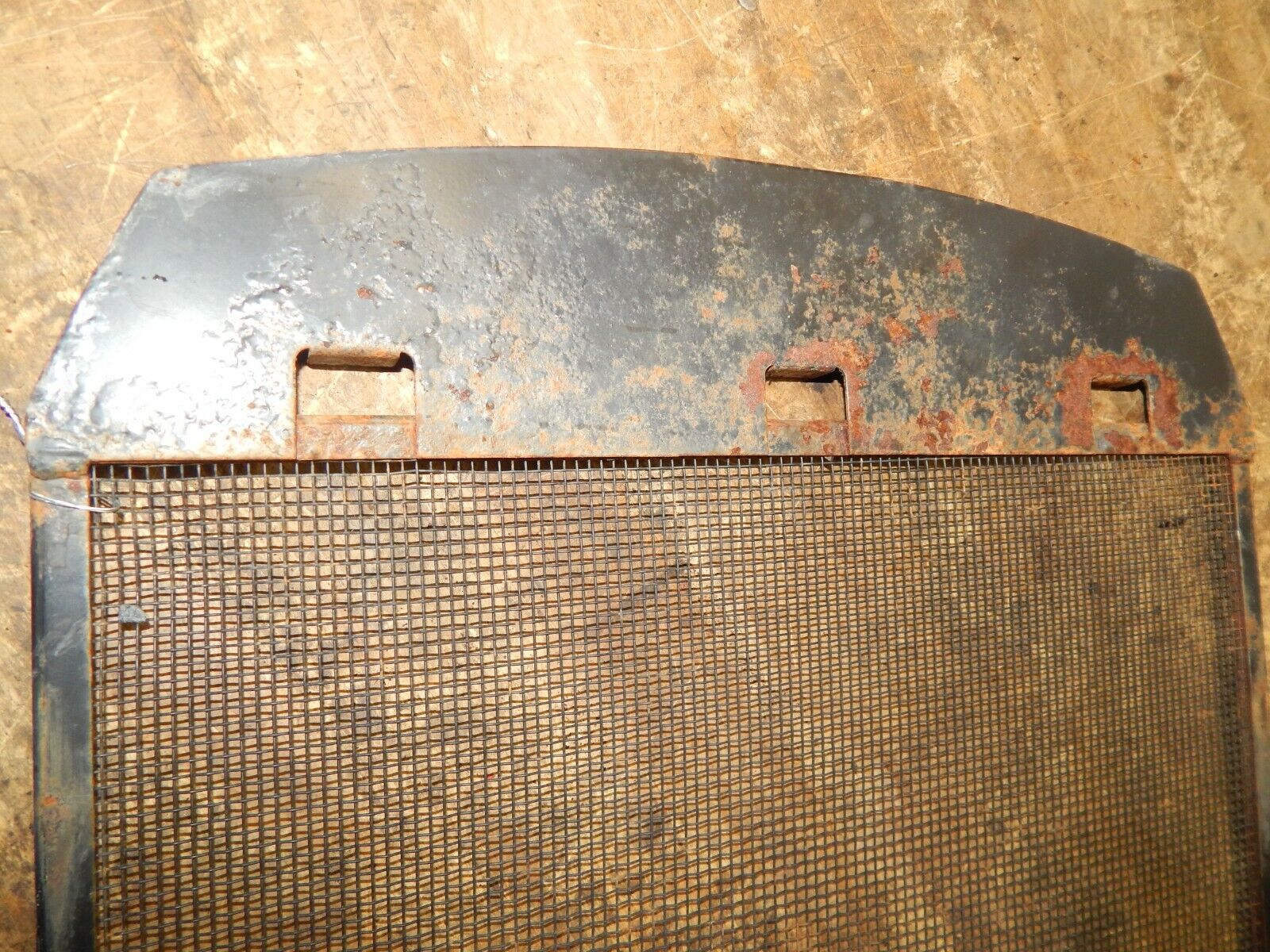 John Deere 425 Radiator Screen M111929 – Adams Small Engine LLC