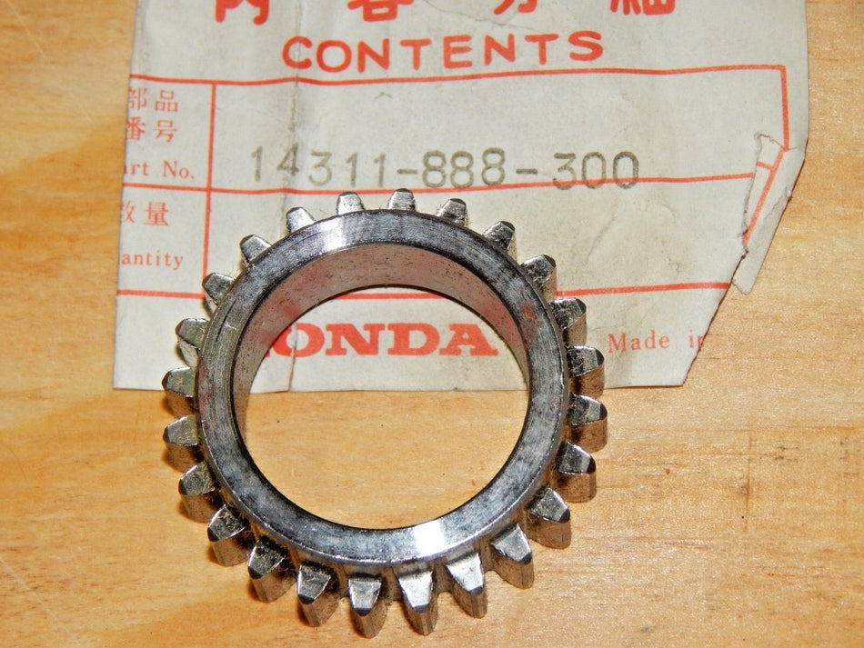 Honda OEM Timing Gear #14311-888-300 QTY.1-NEW