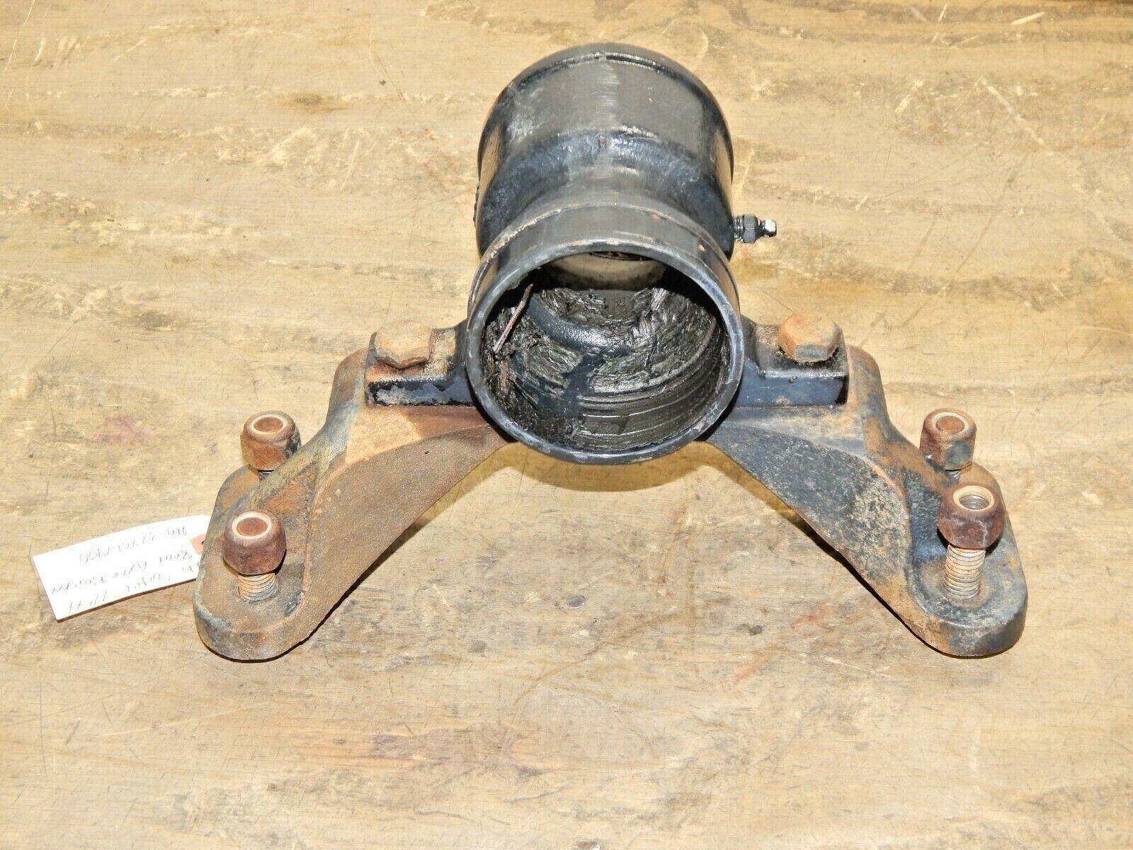 Cub Cadet 7254 (7000 Series)-Rear Axle Bracket 703-3681A, IM322017900 ...
