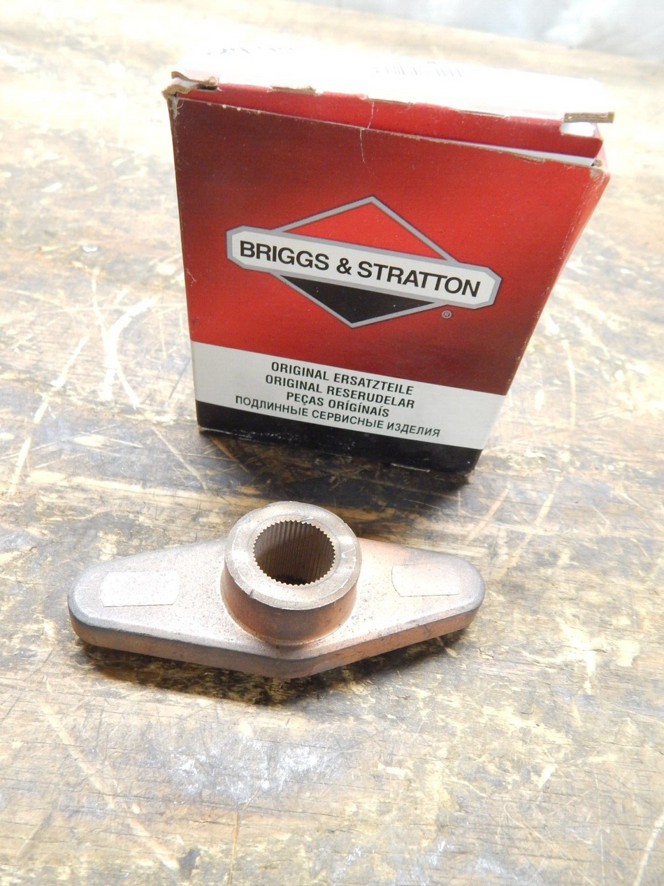 OEM Briggs & Stratton Blade Adapter Hub 313584MA