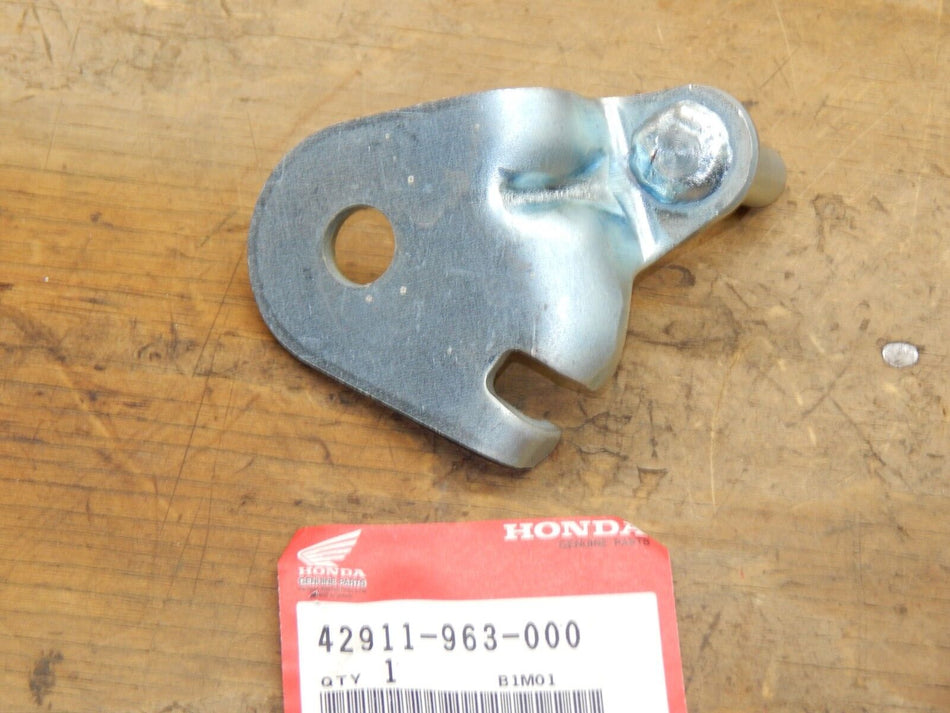 Honda OEM Right Front Wheel Adjusting Arm #42911-963-000- QTY.1-NEW