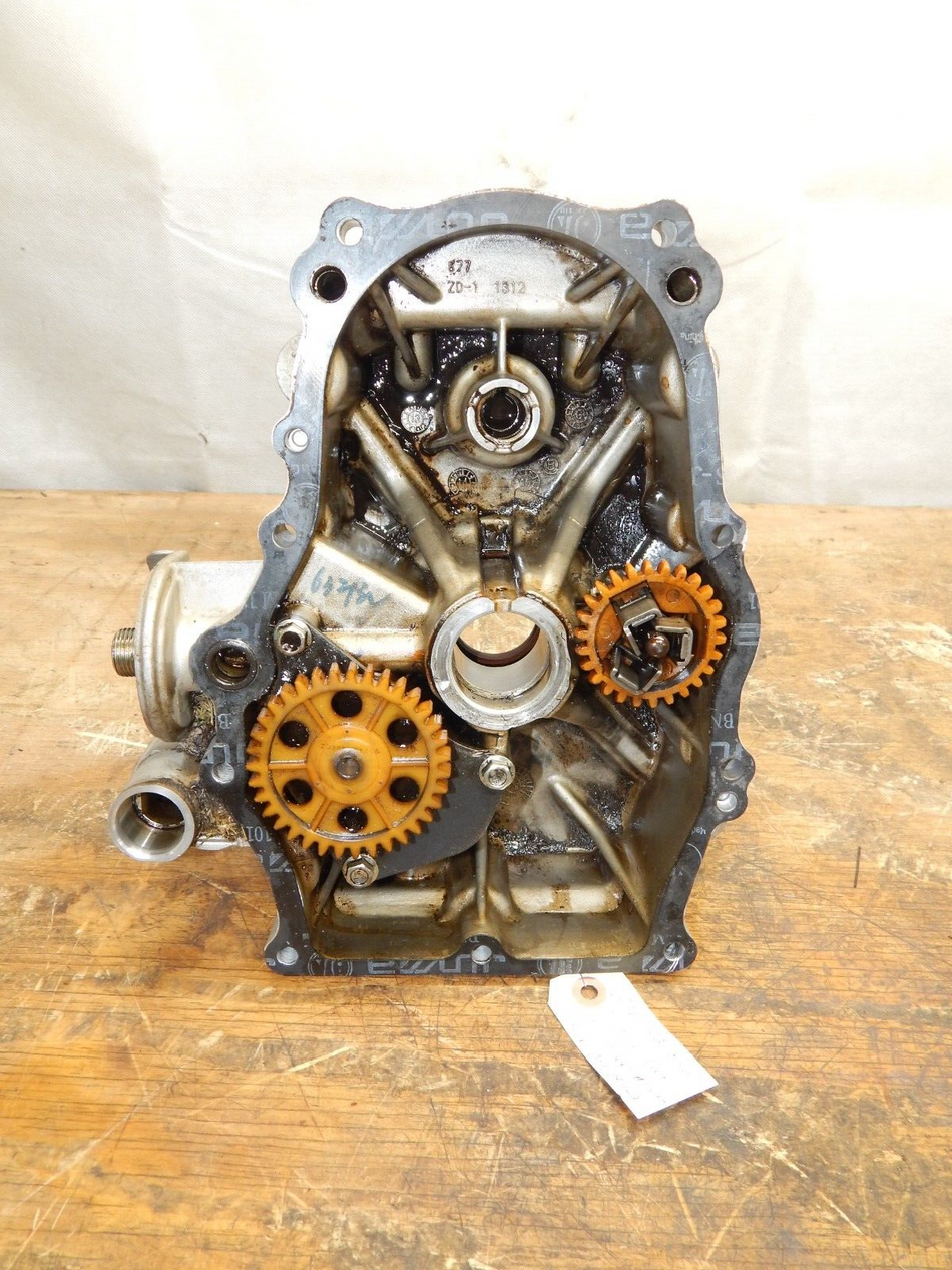 MTD 9Q78XU (V-Twin) Engine Crankcase Cover W/ Oil Pump 951-15360, 951-05449
