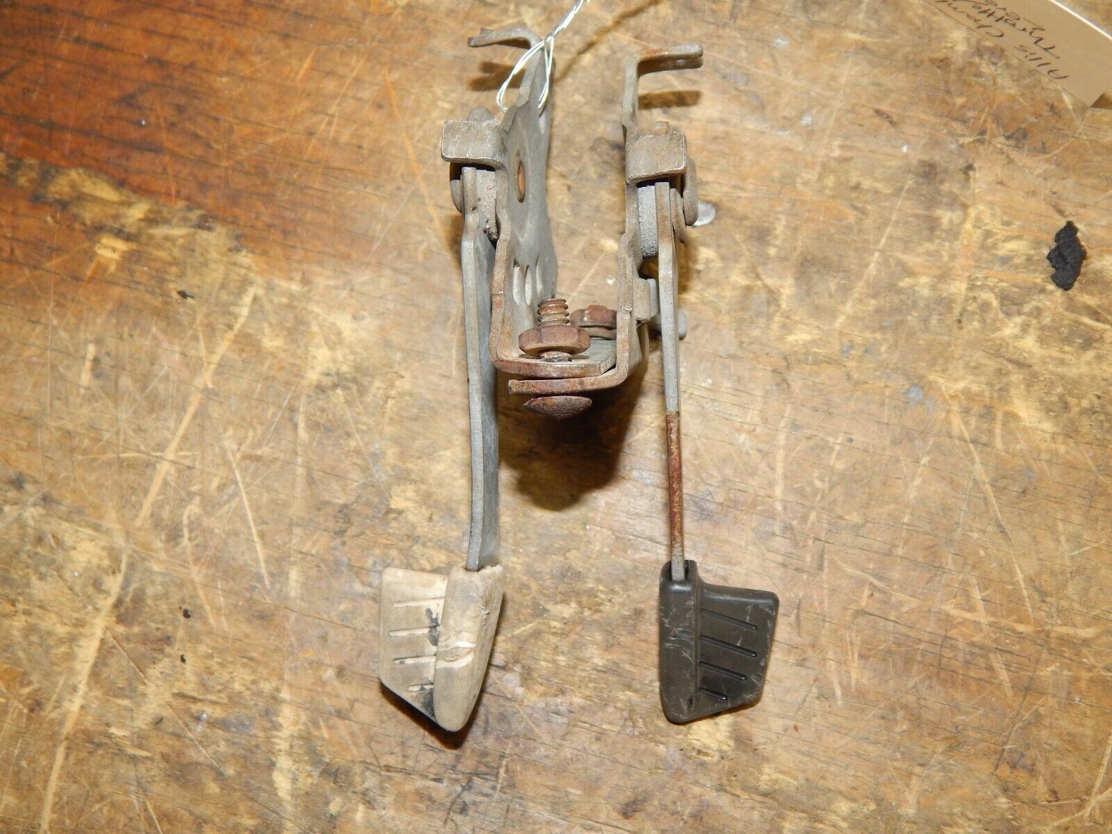 Allis Chalmers B 1 Throttle Choke Levers Adams Small Engine LLC allis-chalmers-b-1-throttle-choke-levers-adams-small-engine-llc
